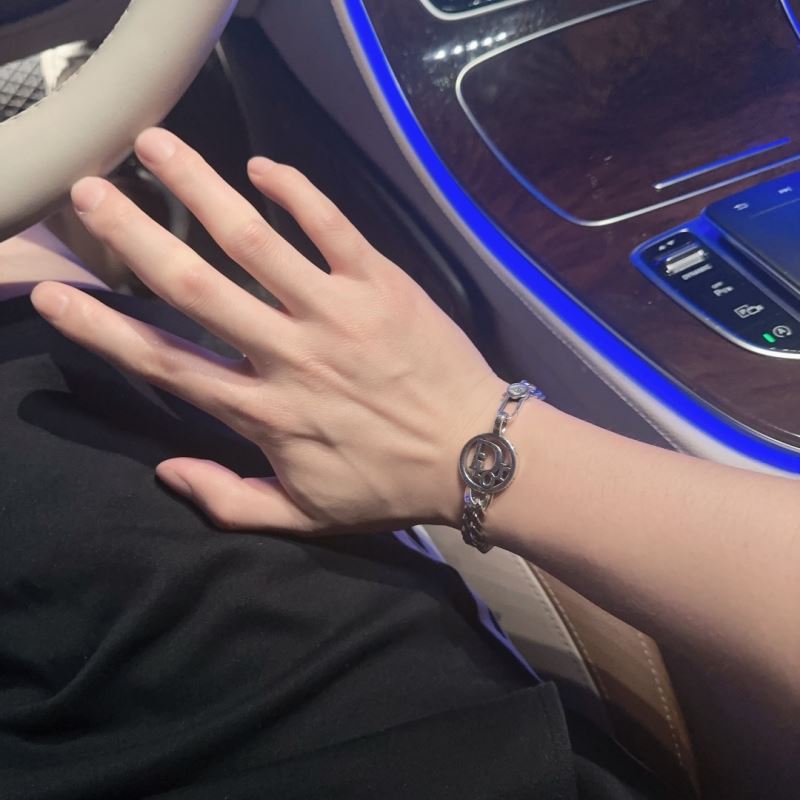 chr1st1an D10r bracelets